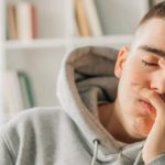 Info Shqip: A vuani nga migrena? Këto janë simptomat dhe shkaqet më të zakonshme