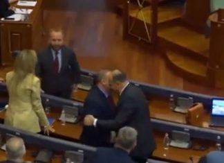 Opozita kritikon Kurtin për “mbrojtjen” ambasadorit të Kosovës në Kroaci