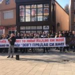 “Ne duam vetëm paqe, Vuçiç na tradhtove”. Serbët protestë në Mitrovicë dhe Shterpcë