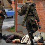 Këta janë serbët: Kush është ky Tigër i Arkanit që shqelmon viktimën e tij