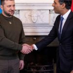 Gafa, presidentin Zelensky e bëjnë “kryeministër” të Britanisë së Madhe (FOTO)
