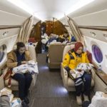 U gjetën të vetme nën rrënojat nga tërmeti në Turqi, 16 foshjat transportohen me avion presidencial në Ankara