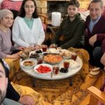 Familjet turke strehojnë të mbijetuarit nga tërmeti: “Shtëpia jonë edhe e juaja”
