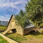 Fshati që ka vetëm shqiptarë por ku nuk lejohet të flitet shqip