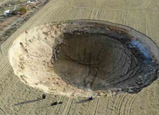 Fenomen i rrallë në Turqi, shfaqet papritur gropa gjigande