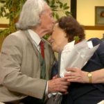 Të fejuar që në djep, çifti feston sot Shën Valentinin e 64 bashkë: Jemi me fat
