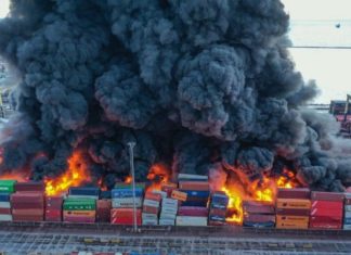 Turqi, shpërthen në flakë porti i Iskenderunit i goditur nga tërmeti (VIDEO)