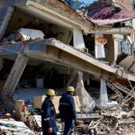 Kur jeta mund vdekjen, pas 100 orësh nën rrënoja, shpëtohet mrekullisht familja në Turqi