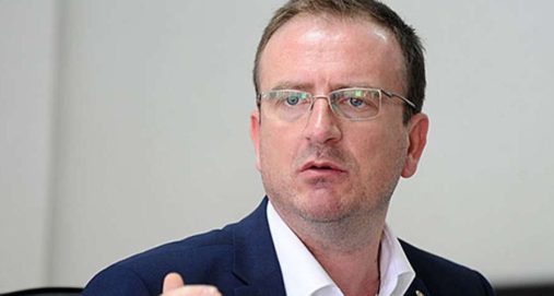 Info Shqip: Është momenti të hiqet 20% dhe të jetë gjuha shqipe, Taravari porosi të qartë LSDM, BDI dhe të tjerëve