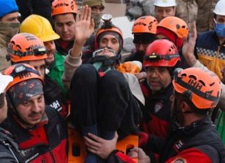 129 orë në rrënoja, ekipet e shpëtimit nxjerrin të gjallë 5 anëtarë të një familje