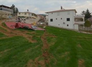 4 metra rrëshqitje, çarja e krijuar nga tërmeti në Kahramanmaraş ndau qytetin në dy pjesë