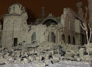 Tërmeti shkatërroi një ndër xhamitë historike në Turqi (FOTO)