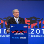 A do të paraqitet Berisha sot në SPAK? Çfarë parashikon ligji nëse ish-kryeministri thyen vendimin e GJKKO