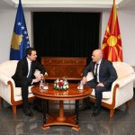 Kryeministri Kovaçevski takohet më Kurtin në Ohër: Dialogu është mjeti i vetëm për zgjidhjen e çështjeve të hapura, rajoni meriton të ecë përpara