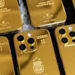Messi “hap thesin”, u dhuron lojtarëve dhe stafit të Argjentinës iphone 24 karatësh (FOTO)