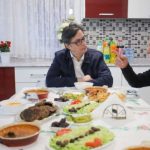 Pendarovski për iftar te familja Mamuti: Të gjithë myslimanëve ju uroj agjërim të lehtë