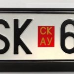 Nis biznesi me ngjitëset “NMK”, shiten online për 50 denarë