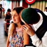 Mrekullia sapo ndodhi në Gjermani, këndimi i Kuranit shëron vajzën që nuk fliste prej 9 vitesh