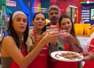 Banorët servirin biskotat dhe urojnë Fitër Bajramin