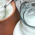 Cili është më i mirë për mëngjes, qumështi apo kosi?
