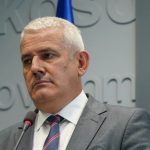 Info Shqip: Sveçla kërkon nga Serbia dorëzimin e gjashtë sulmuesve që po trajtohen në Novi Pazar