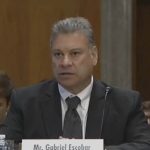 Escobar komenton deklaratën e Hill dhe i kundërpërgjigjet Vuçiqit: Kosova ka marrëdhënie të shkëlqyera me NATO’n