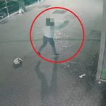Ilaçet që kishte blerë i kishin shkaktuar probleme shëndetësore, 37-vjeçarja hakmerret dhe i vë flakën farmacisë. Ja momenti kur i hedh benzinë (VIDEO)