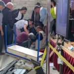 Ndodh papritur! Numëruesi i votave në gjendje të keqe shëndetësore, rrëzohet dhe prish paisjet