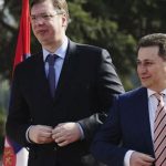 Fqinjët e Gruevskit ofrojnë transport me sanduiçe dhe ujë për në tubimin e Vuçiqit në Beograd