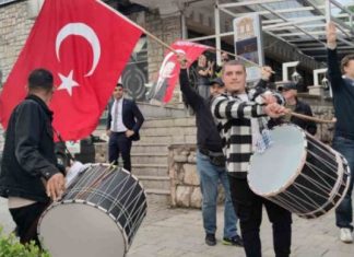 Me tupana, surle e sirena, festohet fitorja e Erdogan në Prizren