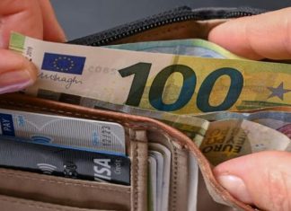 Mashtroi të riun nga Maqedonia e Veriut dhe “i zhvati” 10 mijë euro, arrestohet 46 vjeçarja në Elbasan