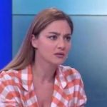 Shtanget moderatorja, këngëtarja shqiptare: Më fejuan 13-vjeç, pas dy vitesh u bëra nënë