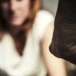 Vjehrri e rrah nusen e djalit e bën për spital
