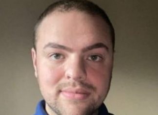 Ky është 27-vjeçari që sulmoi Bebe Rexhën në skenë (FOTO)