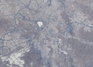 Dita e Arafatit: Astronauti i Emirateve të Bashkuara Arabe ndan një imazh të ri të Mekës nga hapësira