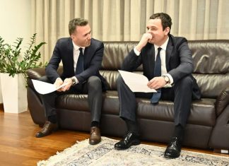 KFOR i paqartë për vendin ku u rrëmbyen policët e Kosovës, reagon me ironi këshilltari i Kurtit: Nuk dihet ku e kanë komandantin