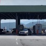 Kosovarët ‘dyndin’ bregdetet shqiptare, 16 mijë qytetarë shkojnë atje për fundjavë