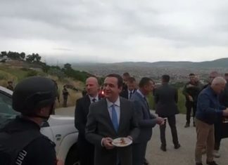 Bakllava e ëmbëlsira për policët tanë në veri të vendit