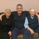 Info Shqip: Agron Llakaj humb babain: U pamë sot në mëngjes e nuk e dija se po të puthja për herë të fundit