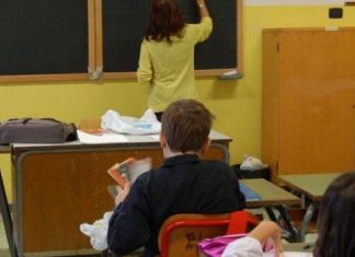 E pazakontë në Itali, mësuesja me 24 vite punë, nga të cilat 20 ishin leje