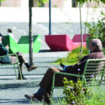 “S’të jep njeri të hash po nuk qave”, të moshuarit kundër rritjes së pagave për deputetët dhe ministrat: Kthejini sytë nga ne dhe rrisni pensionet tona