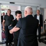 Sveçla takon tre policët të cilëve iu ndërpre sot paraburgimi në Serbi