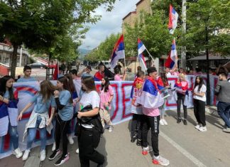 Zveçan: Sulmohen dy persona në veturë