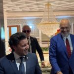 Rama mbërrin në Mal të Zi, pritet nga Dritan Abazoviç