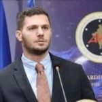 Zëdhënësi i AAK-së për Kurtin: Po promovon autostradën e nisur nga Haradinaj, që dikur e kundështonte të mos realizohet