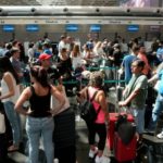 E shtunë e zezë për aeroportet në Itali, anulohen qindra fluturime, preken 270 mijë pasagjerë