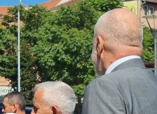 Një qytetarë e quajti tradhtarë, ky është veprimi i Edi Ramës