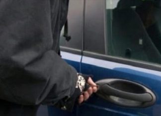 Gjakovarit ia vjedhin veturën para shtëpisë