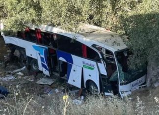 Autobusi u përplas në një park, të paktën 12 të vdekur në Turqi