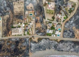 Greqia do t’u ofrojë turistëve të evakuuar shtatë ditë pushime falas